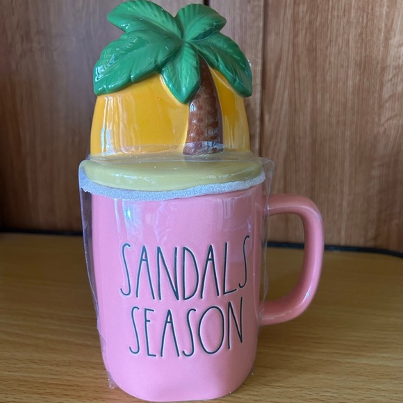 NEW RAE DUNN Sandals Season Ceramic Mug with Lid - Picture 3 of 6